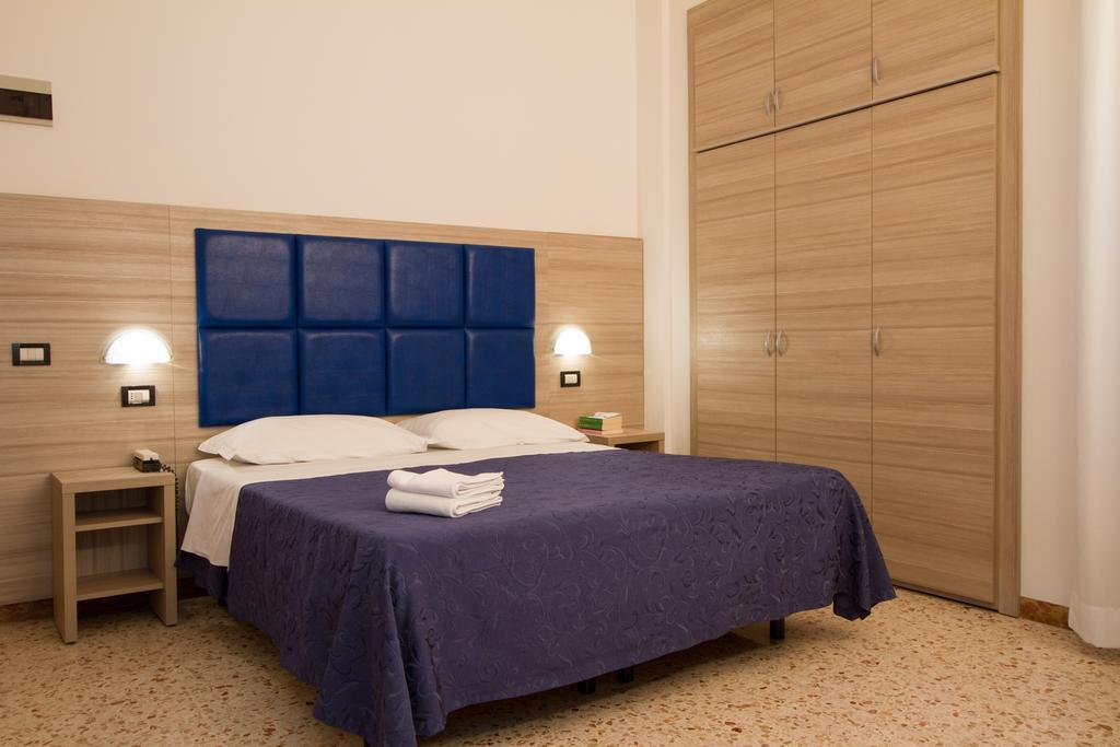 Hotel Onda Marina Misano Adriatico Exterior foto
